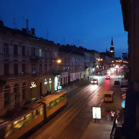 аpartment з балконом жд вокзал, центр Lviv