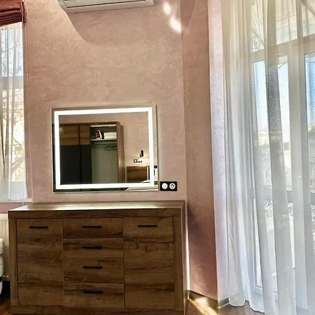 аpartment з балконом жд вокзал, центр Apartman Lviv