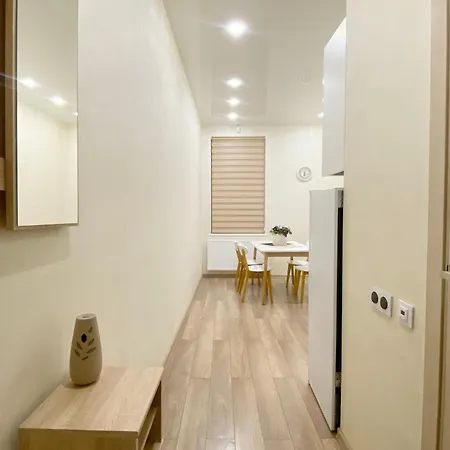 Apartman аpartment з балконом жд вокзал, центр *