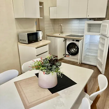 Apartment аpartment з балконом жд вокзал, центр
