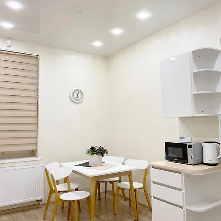 Apartment аpartment з балконом жд вокзал, центр *
