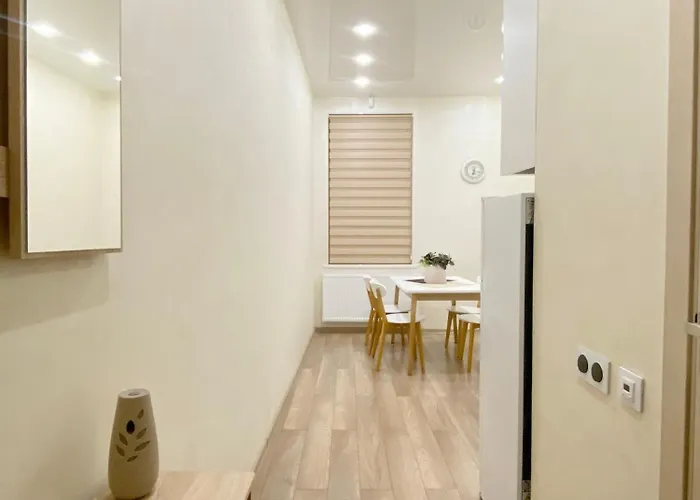 Apartamento аpartment з балконом жд вокзал, центр *