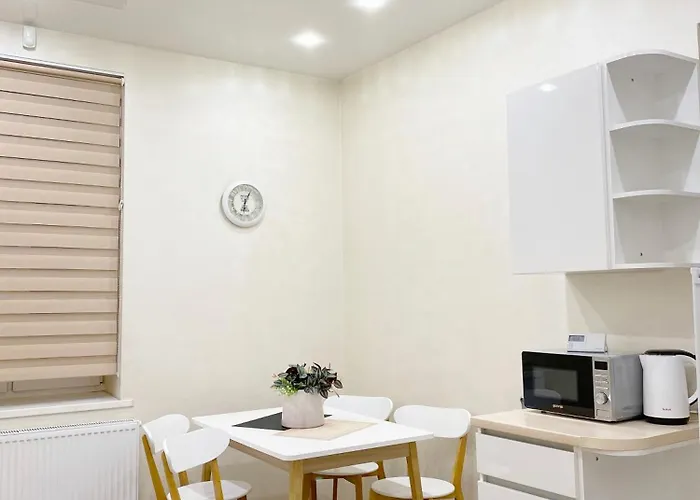 Apartamento аpartment з балконом жд вокзал, центр *