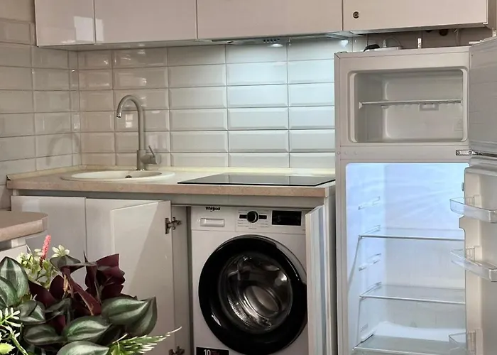 Apartment аpartment з балконом жд вокзал, центр Lviv